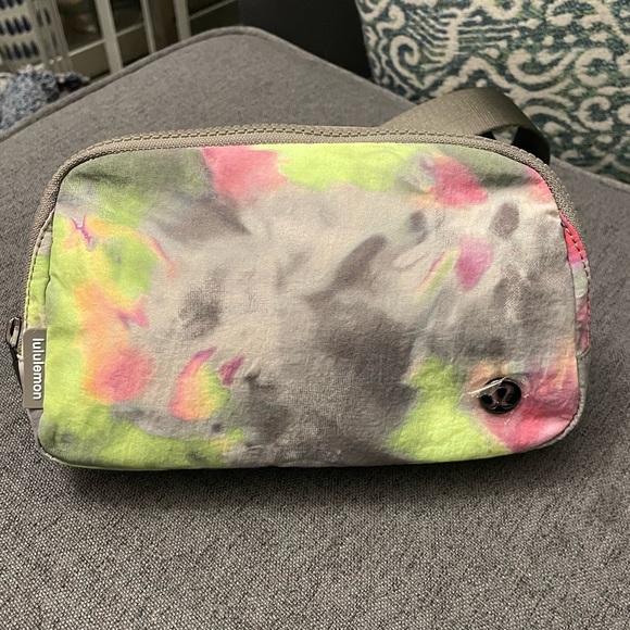 lululemon athletica Handbags - RARE Lululemon - Everywhere 1 Liter Belt Bag Hyper Dye Multi/Rover - NWT